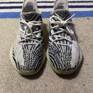 Yeezy Boost 350 V2 Zebra